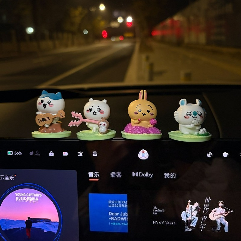 Car Accessories Japanese - Anime Chiikawa Hachiware Car Dashboard Figurine
