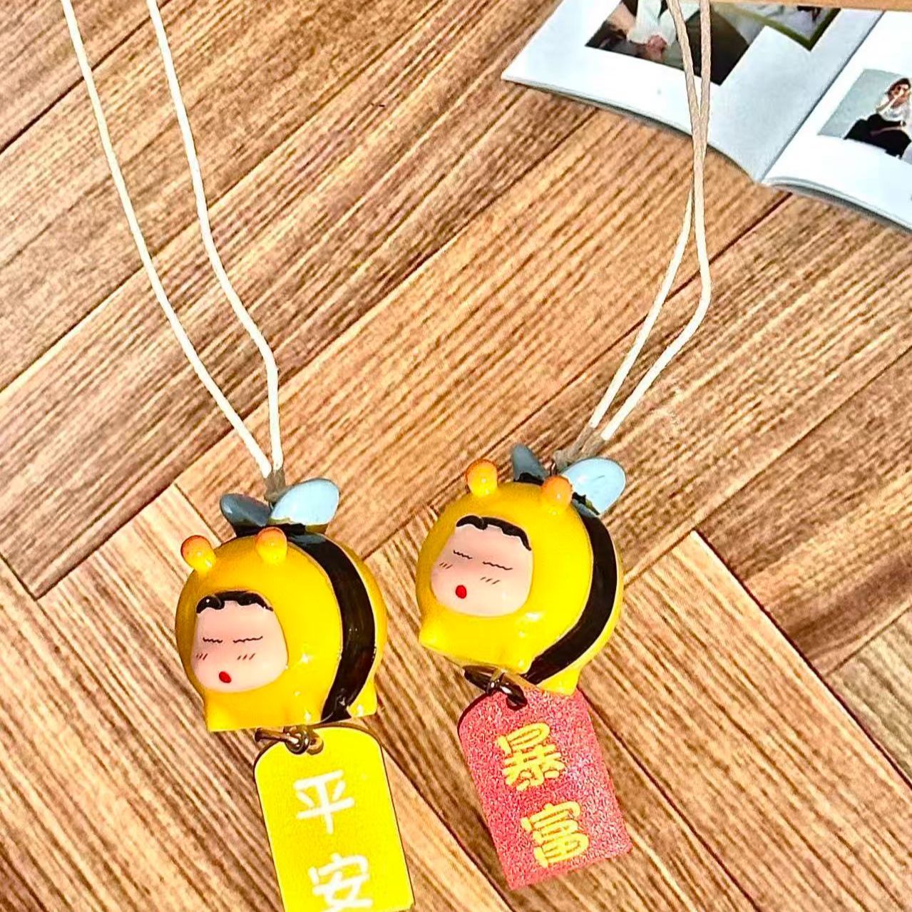 Crayon Shin-chan Bee Cosplay F - Car Mirror review and price